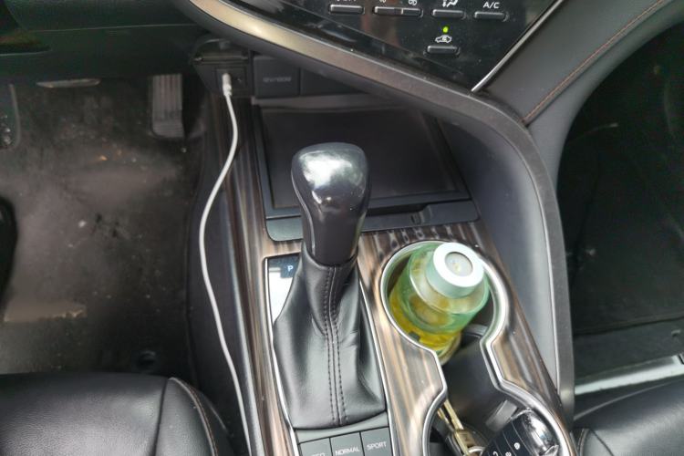 Used Toyota Camry 2018 2.5G Luxury Edition Gear Lever