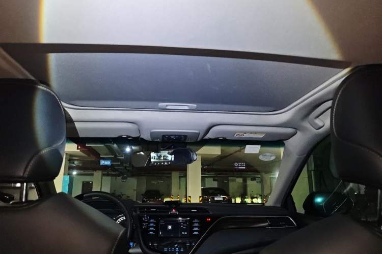 Used Toyota Camry 2018 2.0G Luxury Edition Headliner