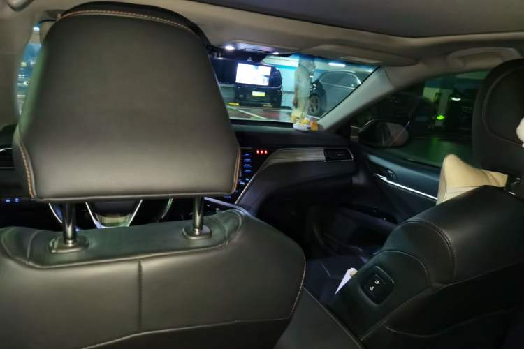 Used Toyota Camry 2018 Dual-Engine 2.5 HG Luxury Edition Headliner