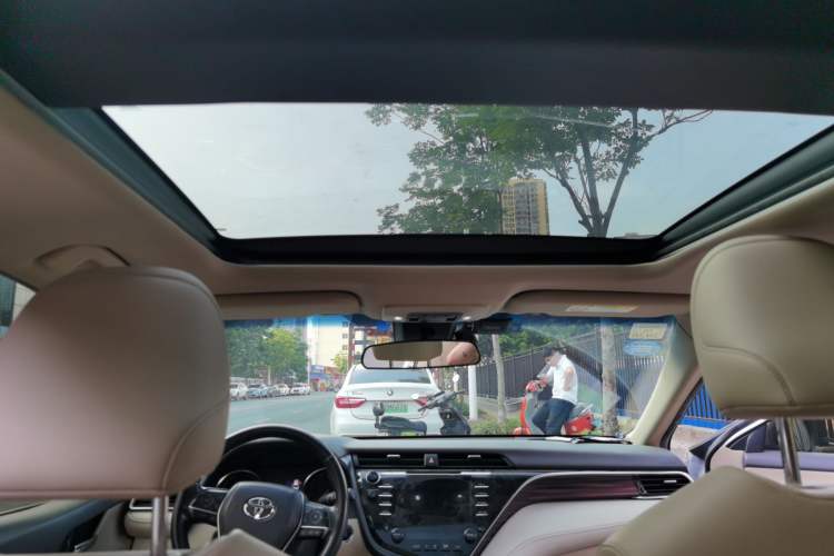 Used Toyota Camry 2018 2.5G Luxury Edition Headliner