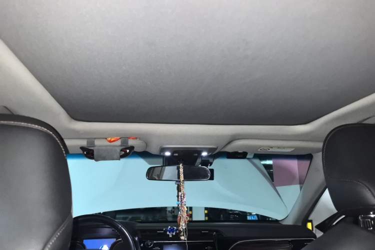 Used Toyota Camry 2018 2.5G Luxury Edition Headliner