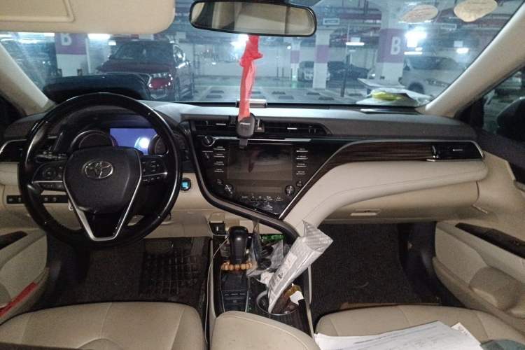 Used Toyota Camry 2018 2.5G Luxury Edition Headliner