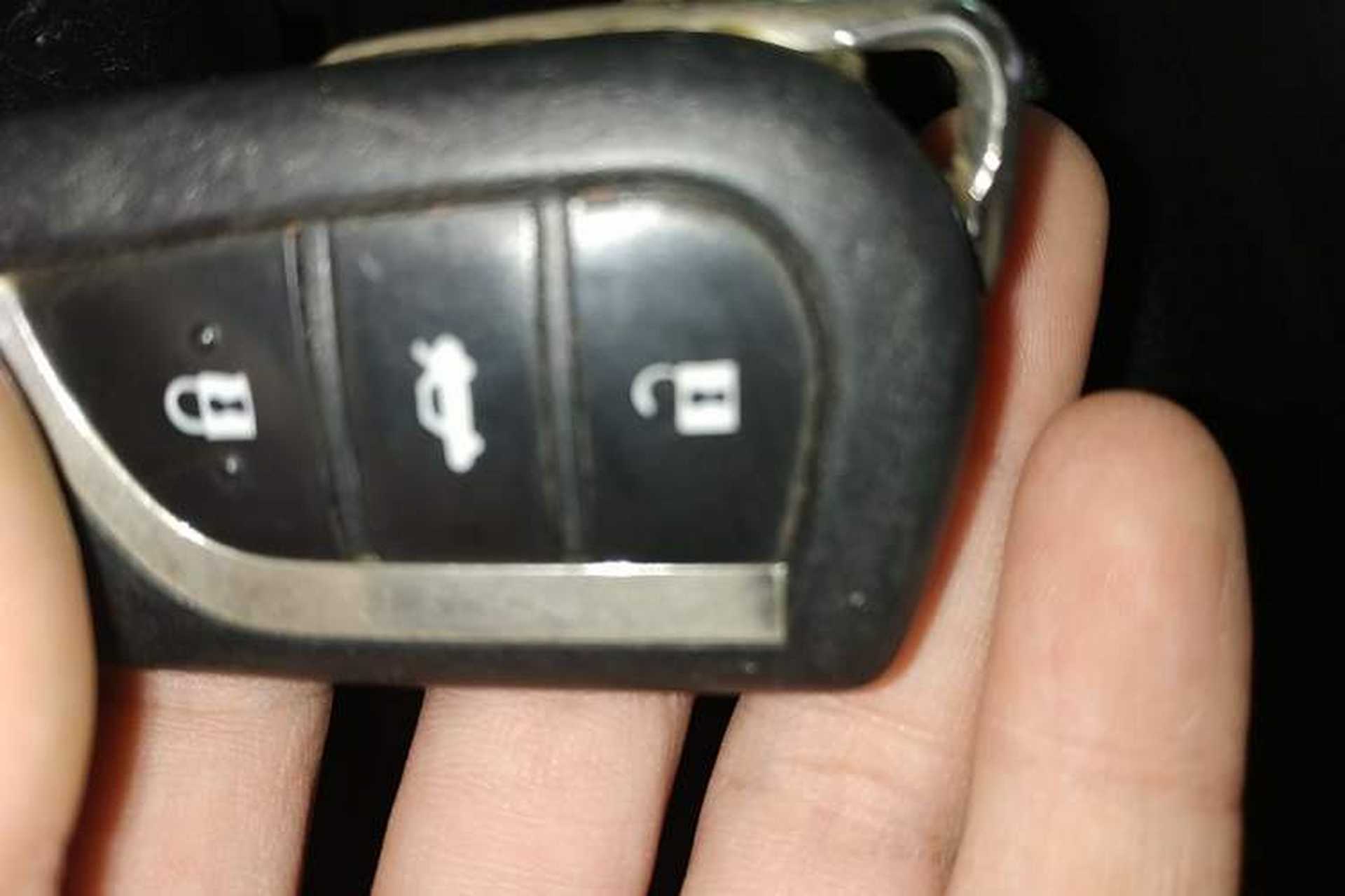 Used Toyota Camry 2018 2.0E Leading Edition Interior 1