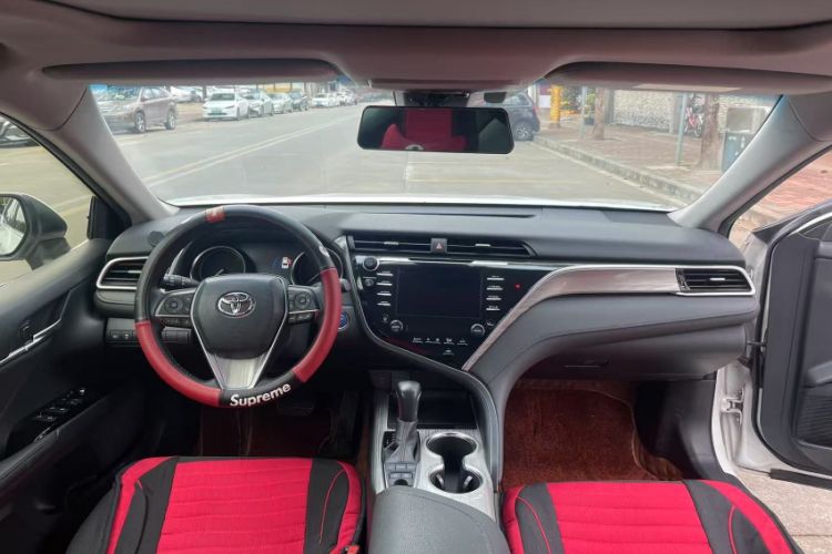 Used Toyota Camry 2018 Dual-Engine 2.5 HG Luxury Edition Interior 1