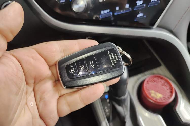 Used Toyota Camry 2018 Dual-Engine 2.5 HG Luxury Edition Interior 1