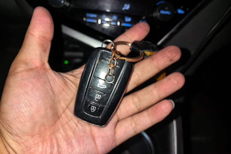 Used Toyota Camry 2018 2.0G Luxury Edition Interior 1