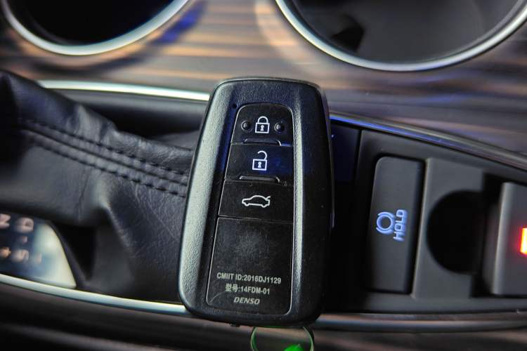 Used Toyota Camry 2018 2.5G Luxury Edition Interior 1