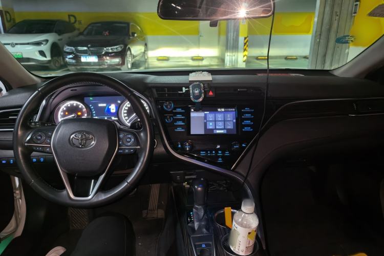 Used Toyota Camry 2018 2.0G Luxury Edition Interior 2