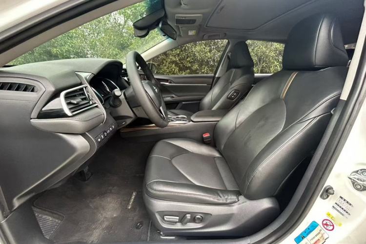 Used Toyota Camry 2018 2.0G Luxury Edition Interior 2