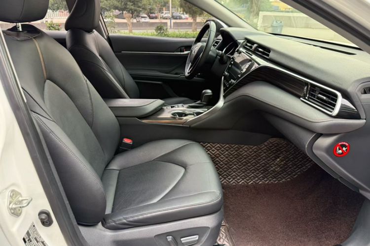 Used Toyota Camry 2018 2.5G Luxury Edition Interior 2