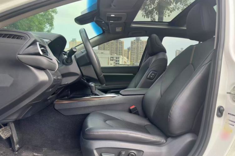 Used Toyota Camry 2018 2.5G Luxury Edition Interior 3