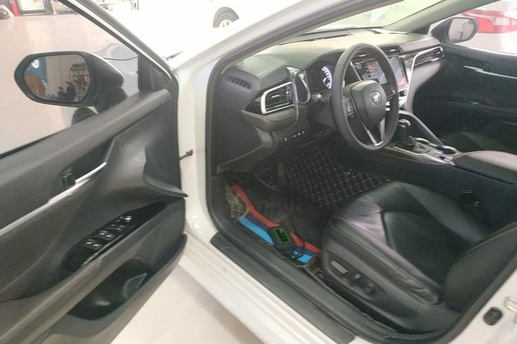 Used Toyota Camry 2018 2.0E Leading Edition Interior 3