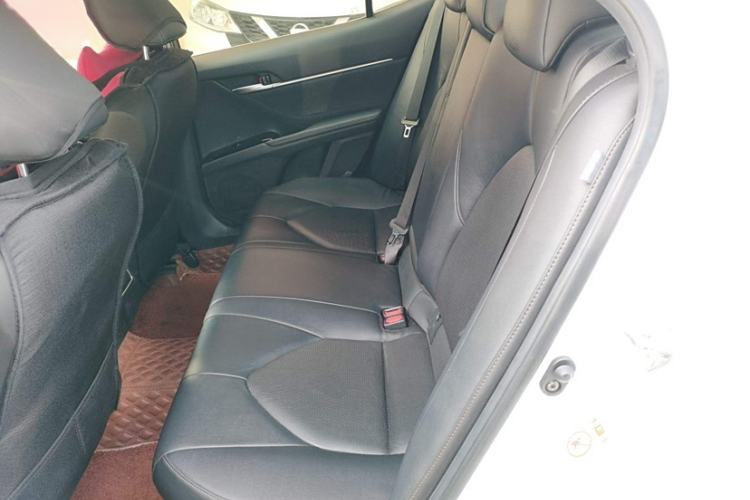 Used Toyota Camry 2018 Dual-Engine 2.5 HG Luxury Edition Interior 3