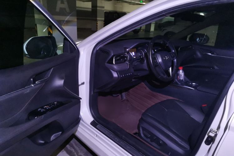 Used Toyota Camry 2018 2.5G Luxury Edition Interior 3