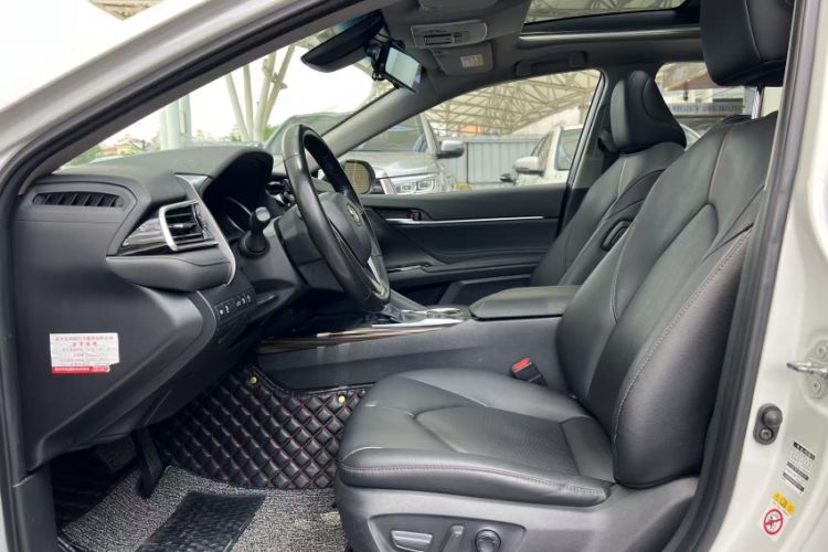 Used Toyota Camry 2018 2.5G Luxury Edition Interior 3