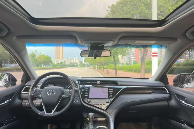 Used Toyota Camry 2018 2.5G Luxury Edition Interior 4