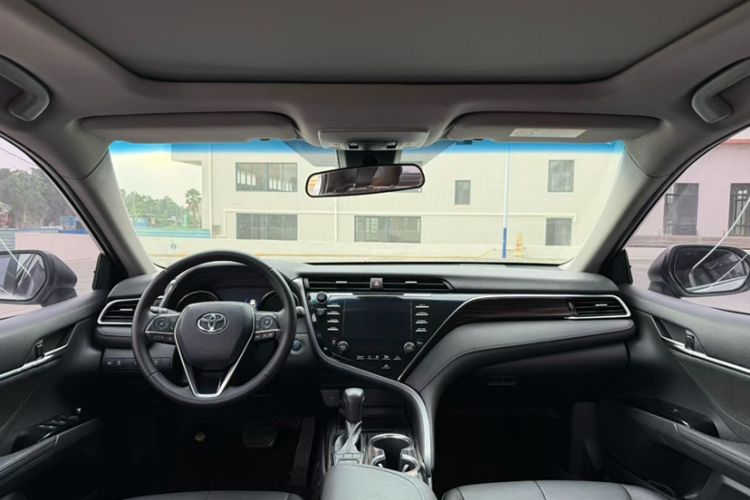 Used Toyota Camry 2018 2.5G Luxury Edition Interior 4