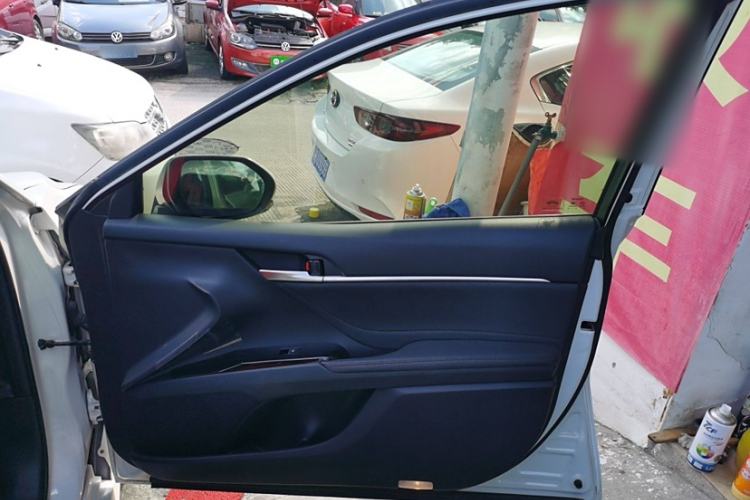 Used Toyota Camry 2018 Dual-Engine 2.5 HG Luxury Edition Interior 6