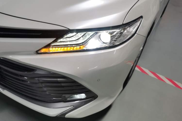 Used Toyota Camry 2018 2.5G Luxury Edition Left Front Headlight