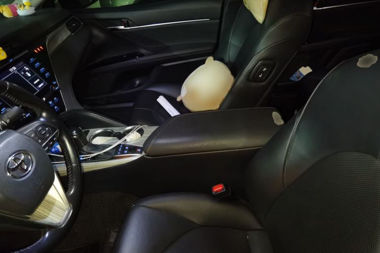 Used Toyota Camry 2018 Dual-Engine 2.5 HG Luxury Edition Left Front Seat