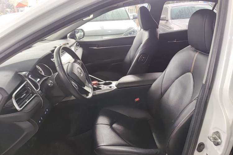 Used Toyota Camry 2018 Dual-Engine 2.5 HG Luxury Edition Left Front Seat