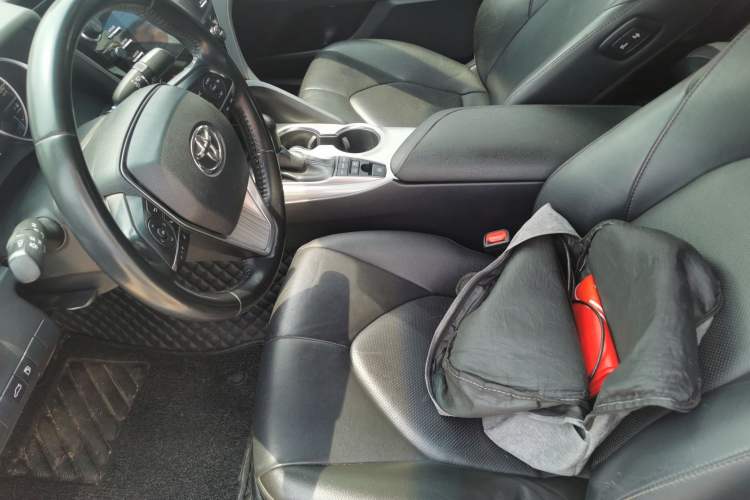 Used Toyota Camry 2018 Dual-Engine 2.5 HG Luxury Edition Left Front Seat