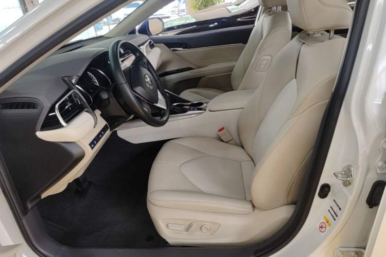 Used Toyota Camry 2018 Dual-Engine 2.5 HG Luxury Edition Left Front Seat