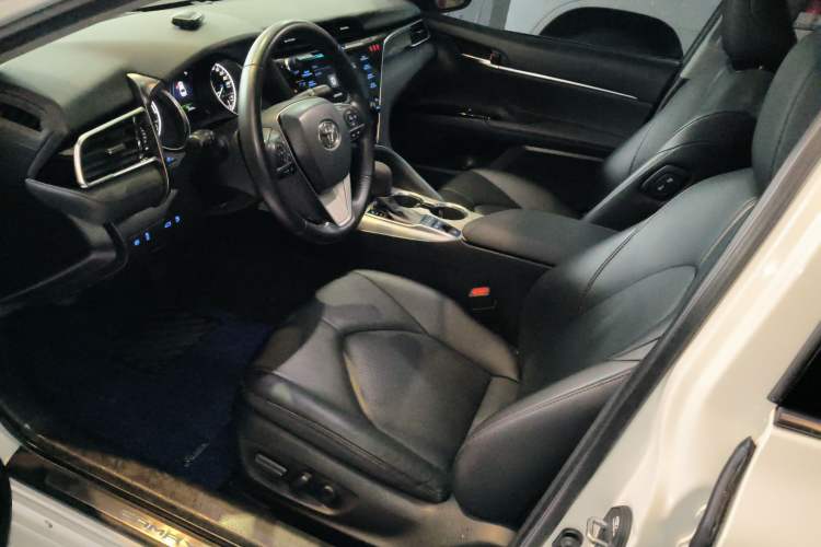 Used Toyota Camry 2018 Dual-Engine 2.5 HG Luxury Edition Left Front Seat