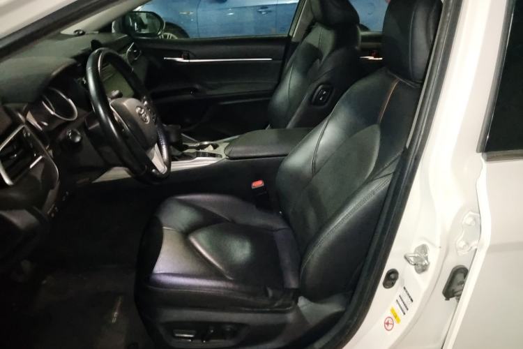 Used Toyota Camry 2018 Dual-Engine 2.5 HG Luxury Edition Left Front Seat