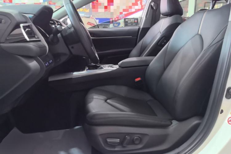 Used Toyota Camry 2018 Dual-Engine 2.5 HG Luxury Edition Left Front Seat