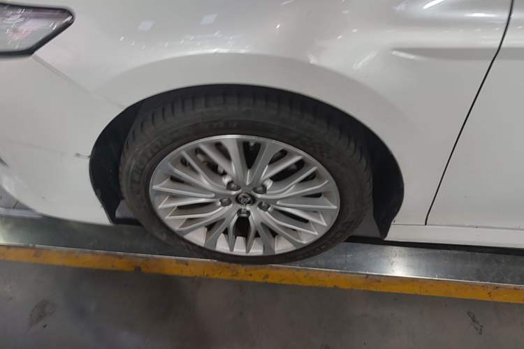 Used Toyota Camry 2018 2.5G Luxury Edition Left Front Wheel Hub