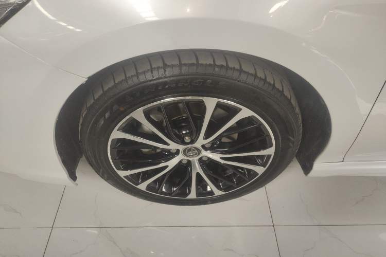 Used Toyota Camry 2018 2.0S FENGSHANG Edition Left Front Wheel Hub