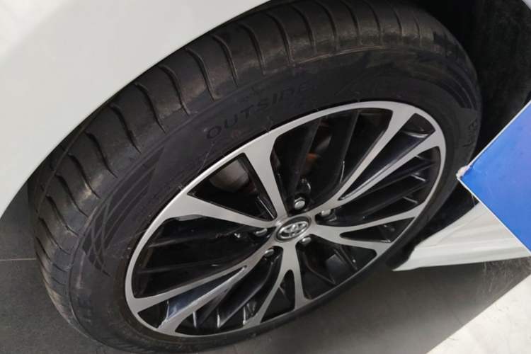 Used Toyota Camry 2018 2.5S Fēngshàng Edition Left Front Wheel Hub