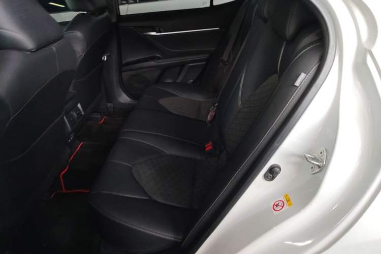 Used Toyota Camry 2018 2.5S Fēngshàng Edition Left Rear Seat