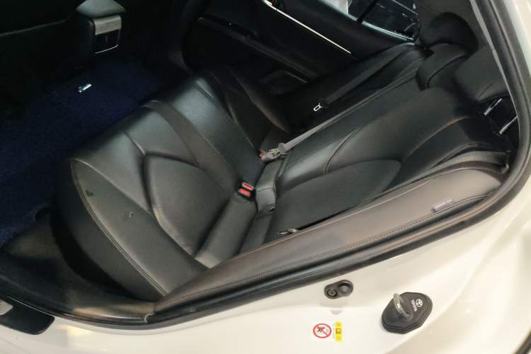 Used Toyota Camry 2018 Dual-Engine 2.5 HG Luxury Edition Left Rear Seat