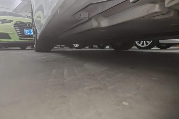Used Toyota Camry 2018 2.5S Fēngshàng Edition Left Side Sill