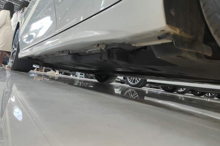 Used Toyota Camry 2018 2.5S Fēngshàng Edition Left Side Sill