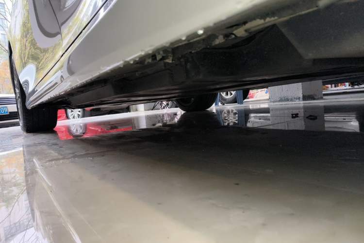Used Toyota Camry 2018 Dual-Engine 2.5 HG Luxury Edition Left Side Sill