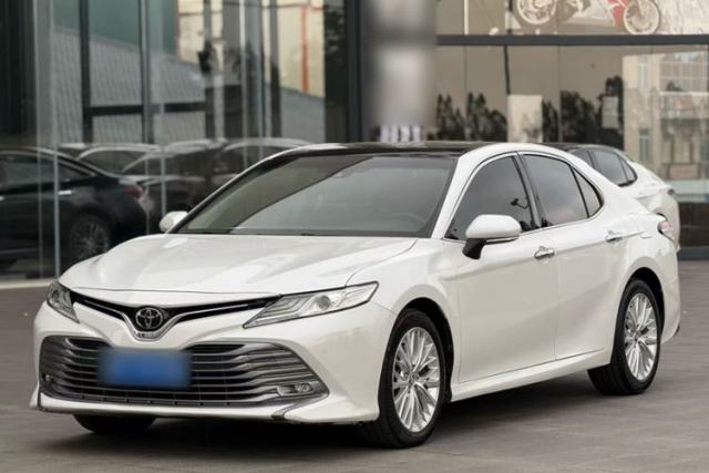 Ojetý Toyota Camry 2018 2.5G Luxury Edition