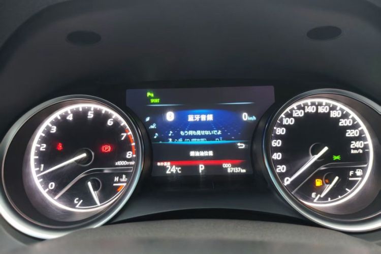 Used Toyota Camry 2018 2.5G Luxury Edition Odometer Close Up