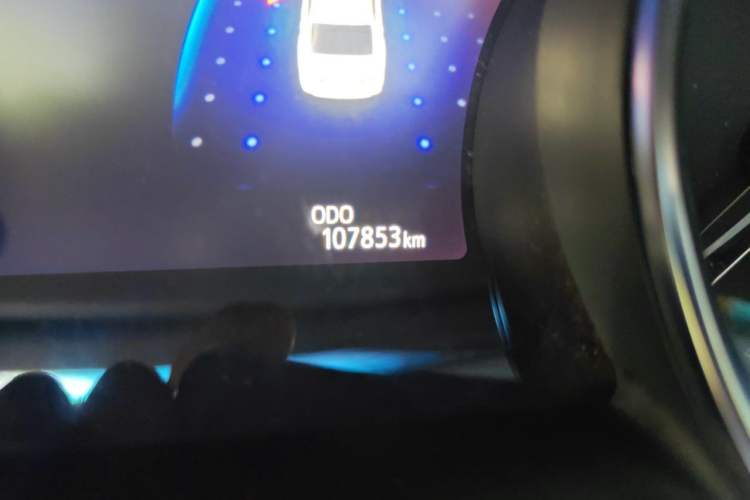 Used Toyota Camry 2018 2.0G Luxury Edition Odometer Close Up