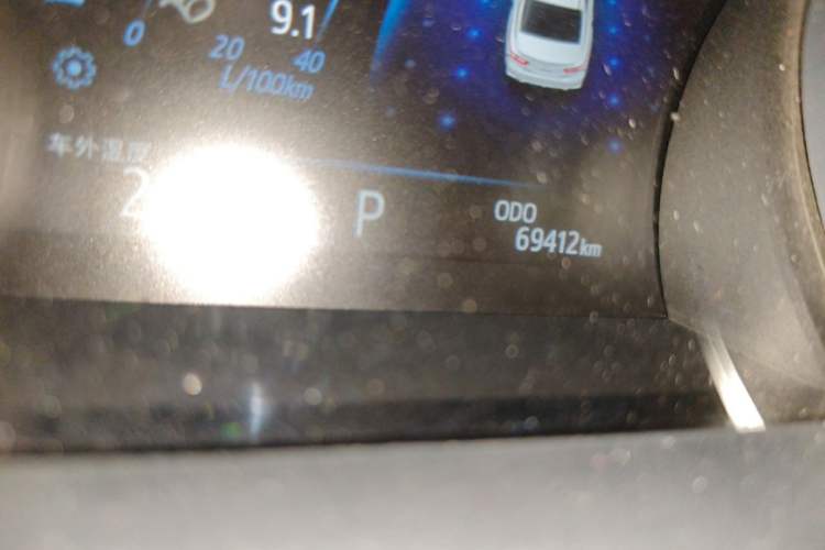 Used Toyota Camry 2018 2.5S Fēngshàng Edition Odometer Close Up