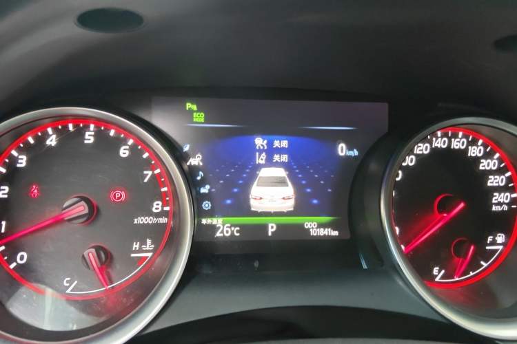 Used Toyota Camry 2018 2.0S FENGSHANG Edition Odometer Close Up