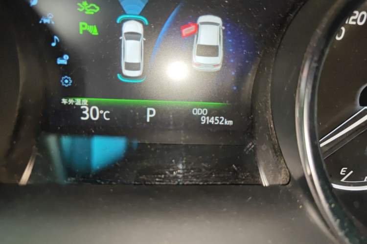 Used Toyota Camry 2018 2.5G Luxury Edition Odometer Close Up