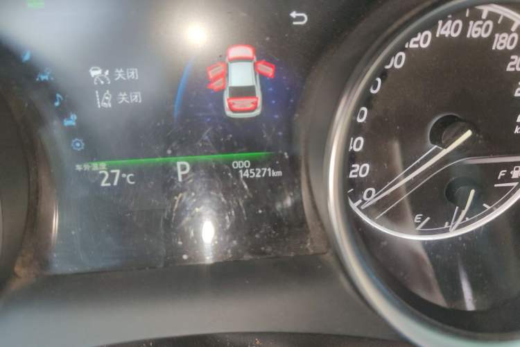Used Toyota Camry 2018 2.5G Luxury Edition Odometer Close Up