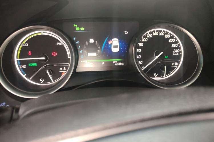Used Toyota Camry 2018 Dual-Engine 2.5 HG Luxury Edition Odometer Close Up