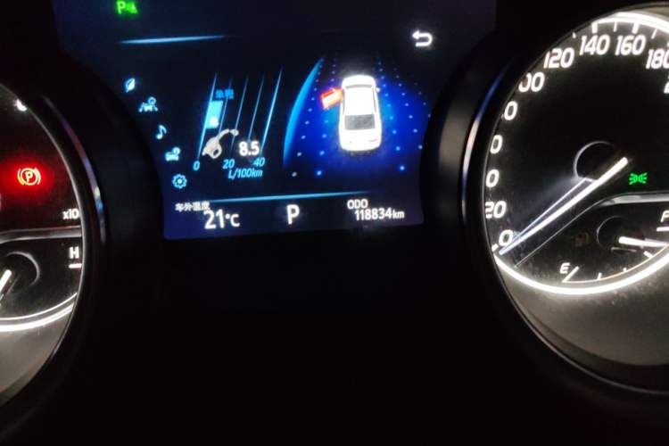Used Toyota Camry 2018 2.5G Luxury Edition Odometer Close Up