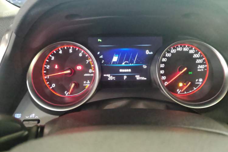 Used Toyota Camry 2018 2.0S FENGSHANG Edition Odometer Close Up