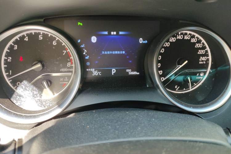 Used Toyota Camry 2018 2.5G Luxury Edition Odometer Close Up