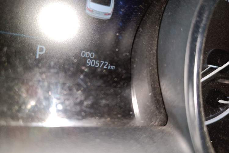 Used Toyota Camry 2018 2.5G Luxury Edition Odometer Close Up